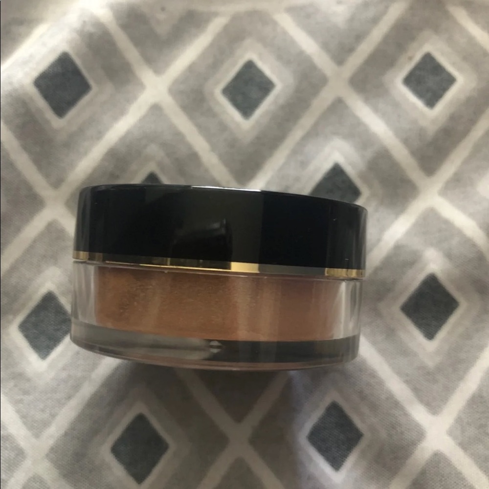 Artist couture glow powder